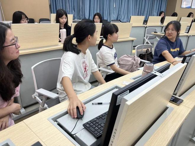 數(shù)智賦能財(cái)稅實(shí)踐 | 深圳信息職業(yè)技術(shù)學(xué)院正保財(cái)稅咨詢項(xiàng)目圓滿結(jié)課